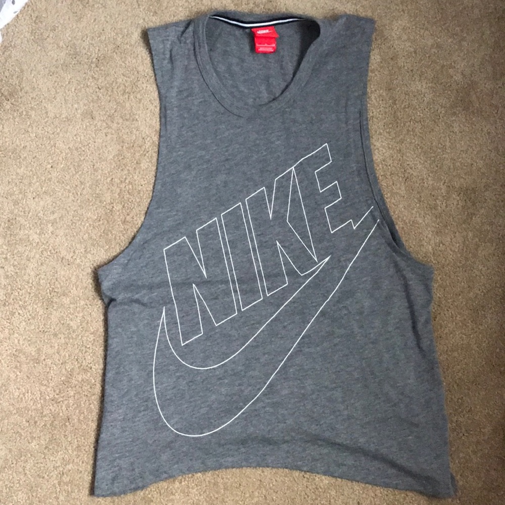 NIKE Muscle tank top. Worn 1-2 times.